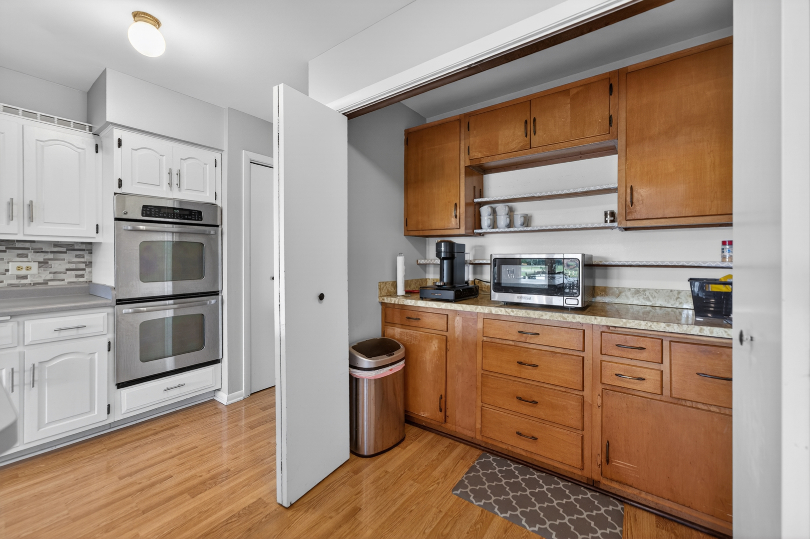 53 W Leslie Lane, Villa Park, IL 60181