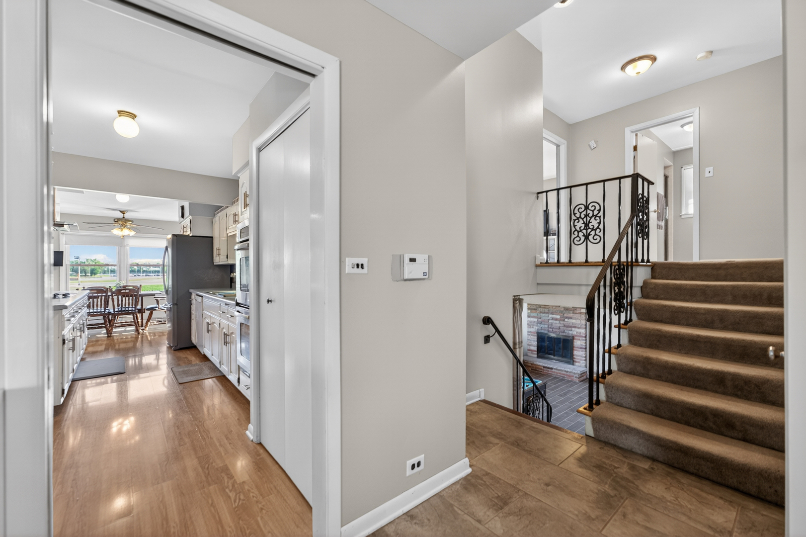 53 W Leslie Lane, Villa Park, IL 60181