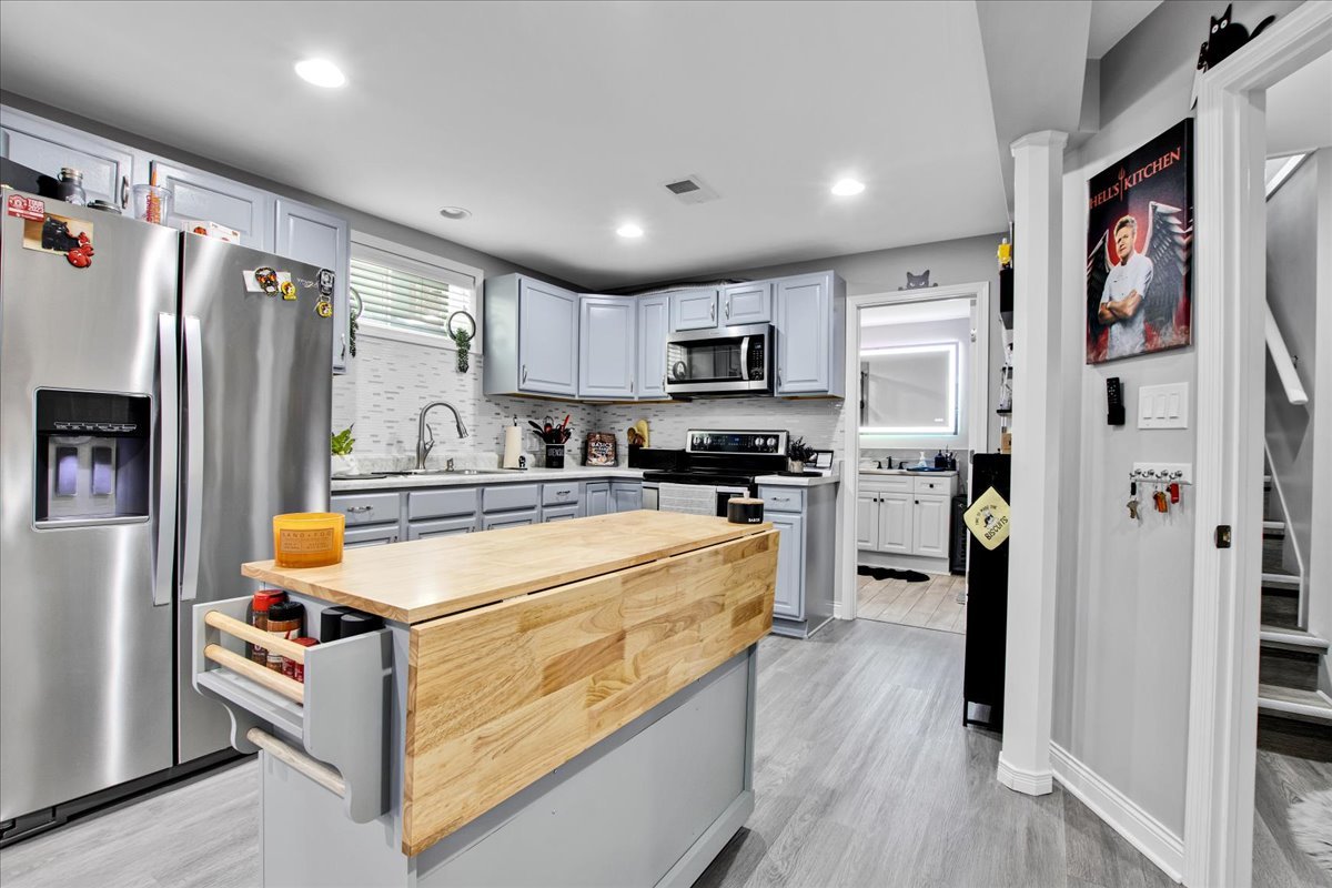 8537 W Winona Street, Chicago, IL 60656