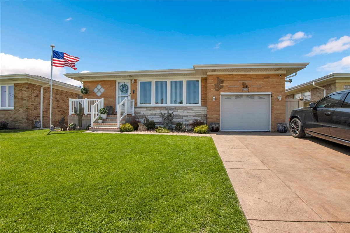 8537 W Winona Street, Chicago, IL 60656