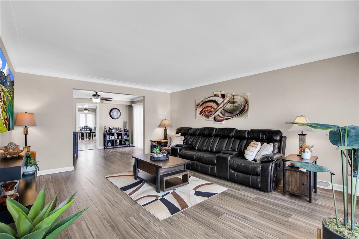 8537 W Winona Street, Chicago, IL 60656
