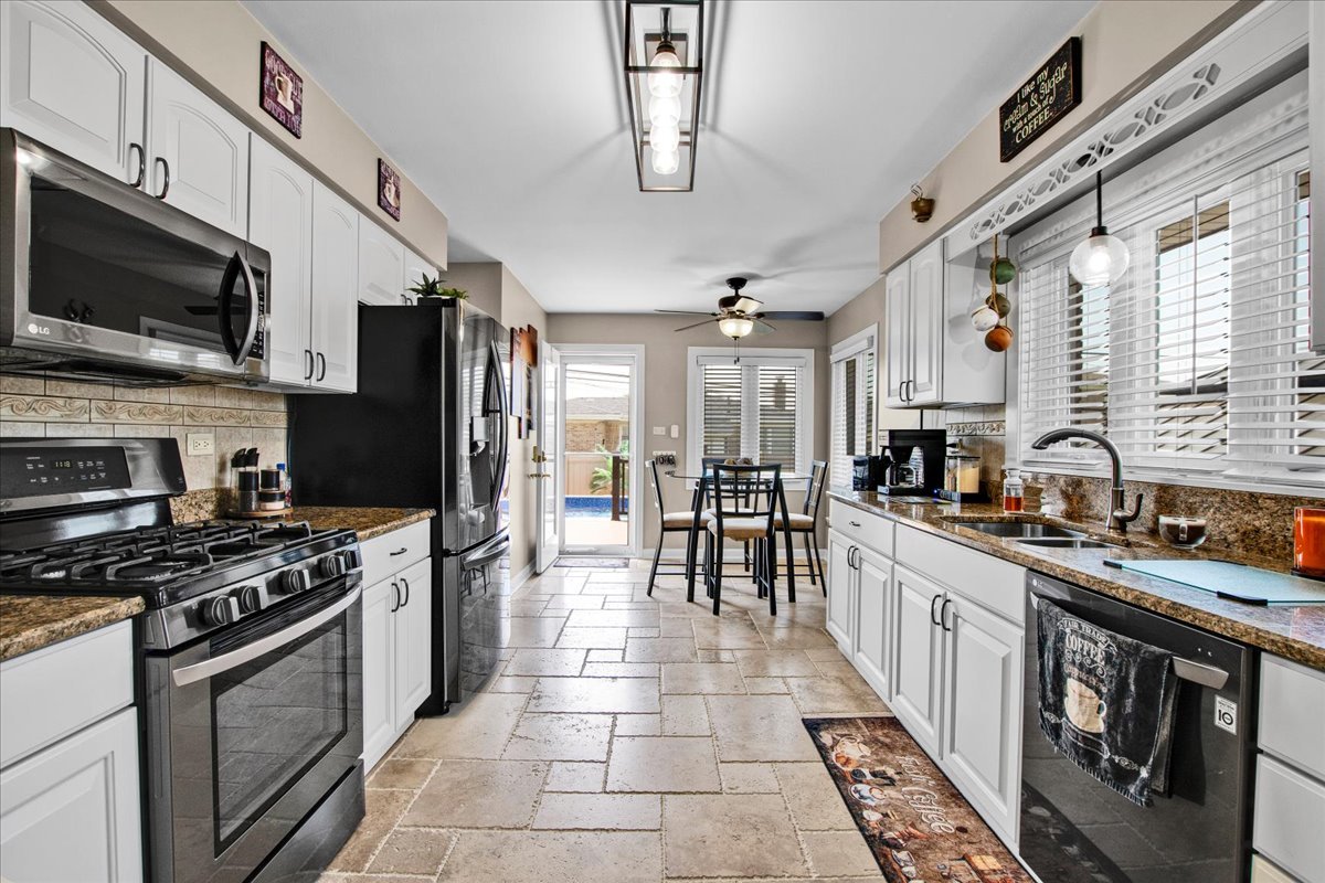 8537 W Winona Street, Chicago, IL 60656