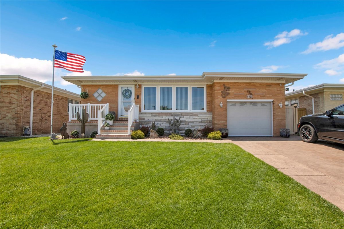 8537 W Winona Street, Chicago, IL 60656