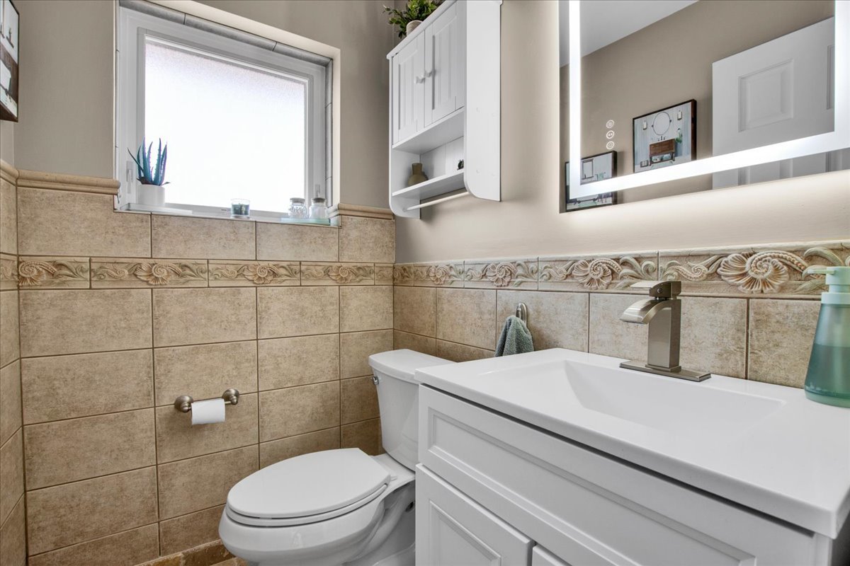 8537 W Winona Street, Chicago, IL 60656