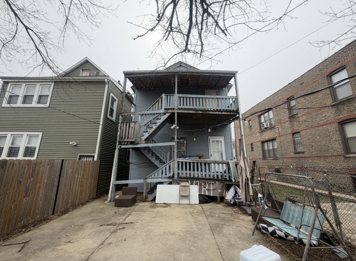 5444 W WALTON Avenue, Chicago, IL 60651