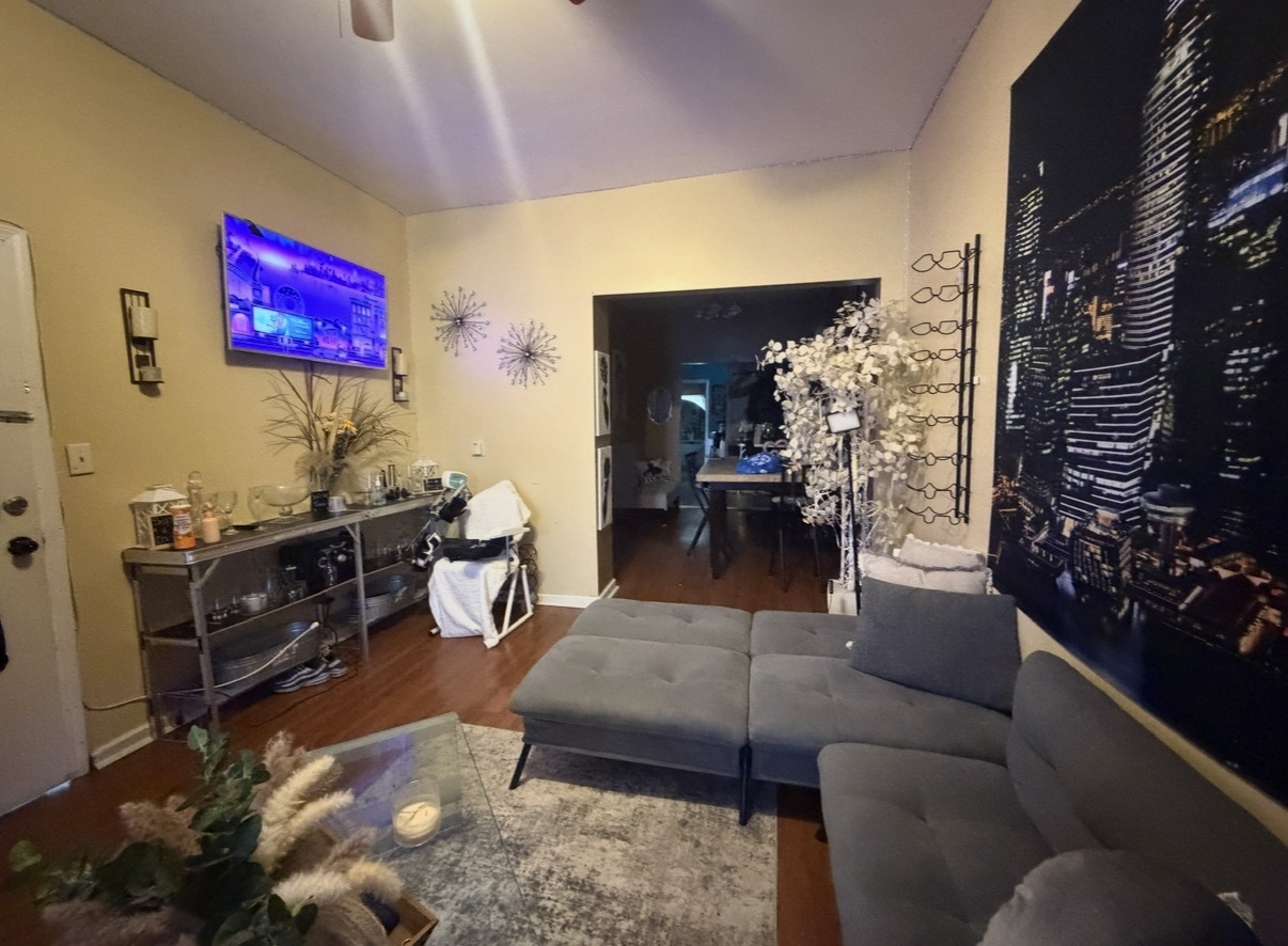 5444 W WALTON Avenue, Chicago, IL 60651