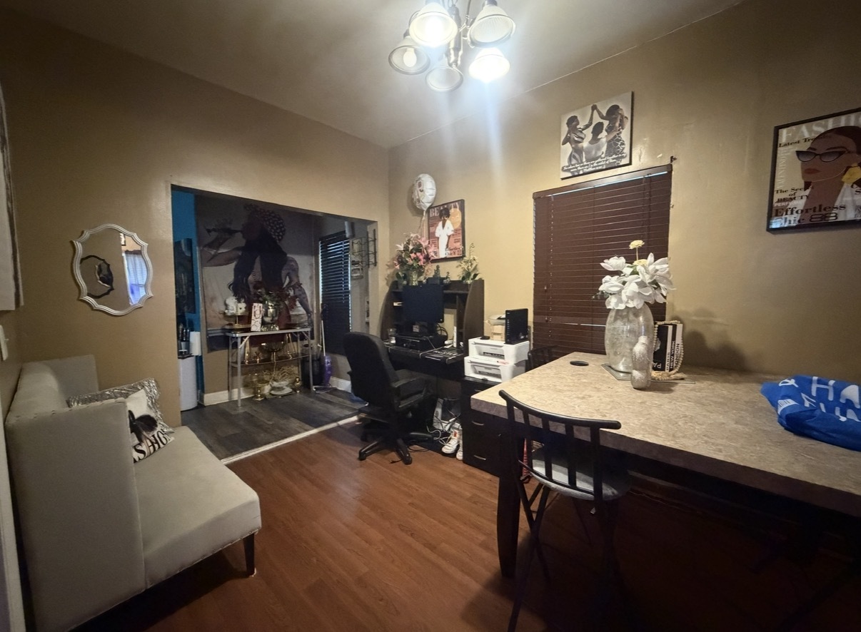 5444 W WALTON Avenue, Chicago, IL 60651