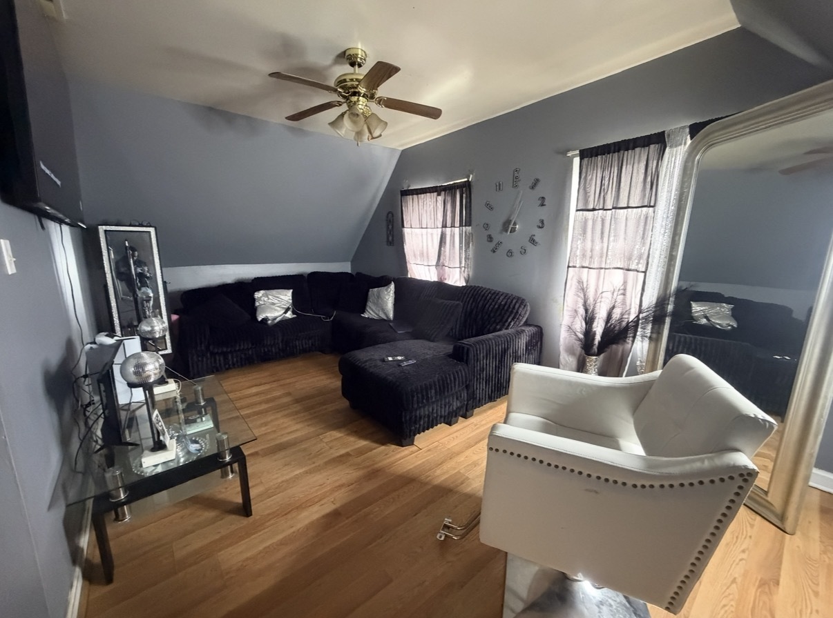 5444 W WALTON Avenue, Chicago, IL 60651
