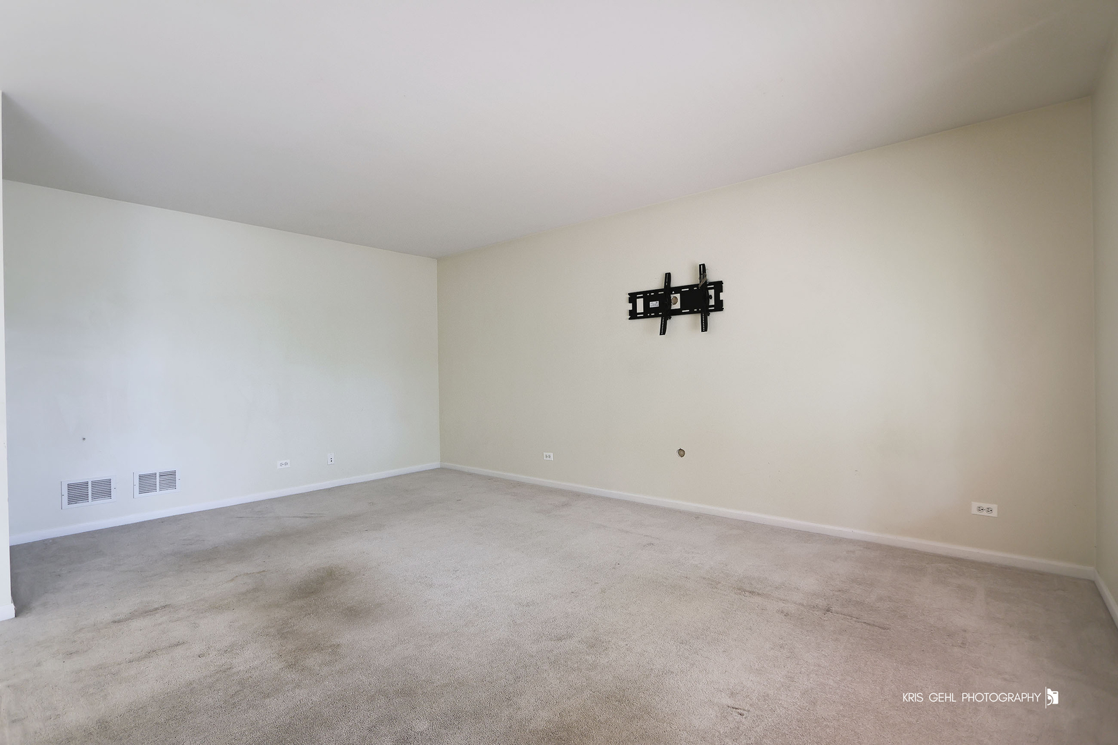 331 E Camden Lane, Round Lake Beach, IL 60073
