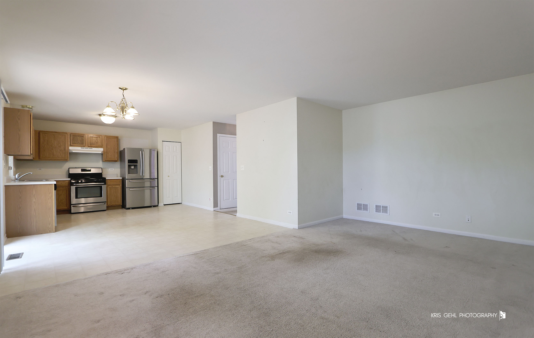 331 E Camden Lane, Round Lake Beach, IL 60073