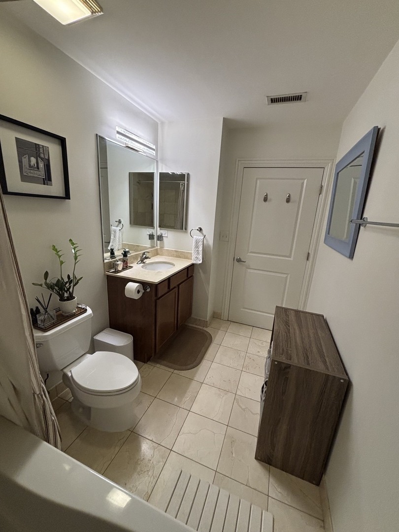 4814 N Clark Street #204S, Chicago, IL 60640