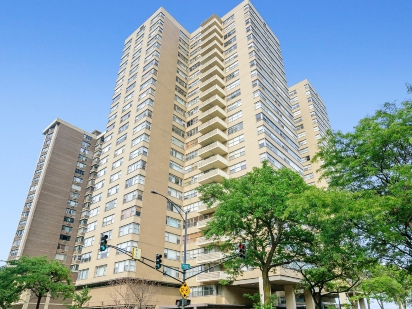 6301 N Sheridan Road #15D, Chicago, IL 60660