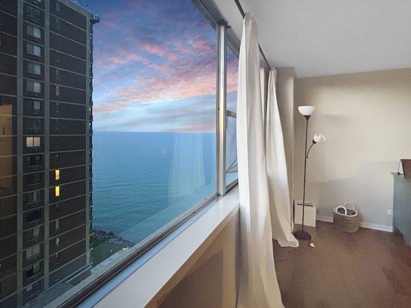 6301 N Sheridan Road #15D, Chicago, IL 60660