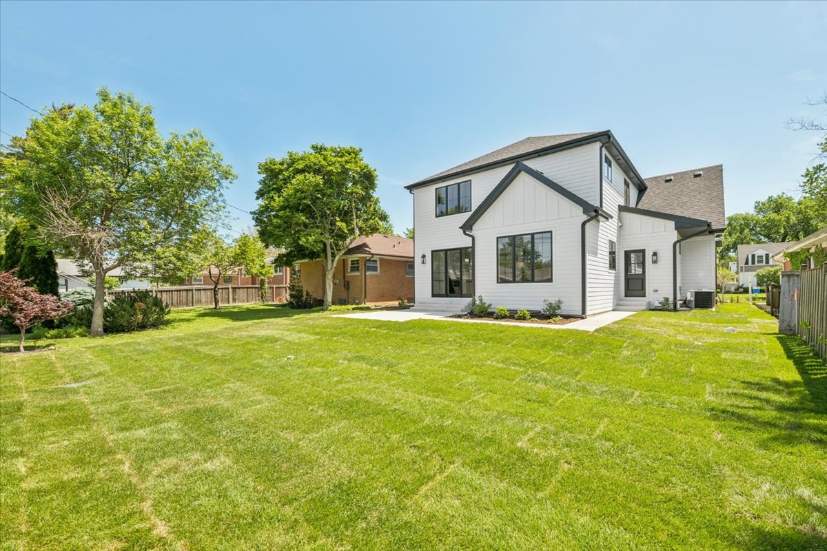 1404 S Ashland Avenue, Park Ridge, IL 60068