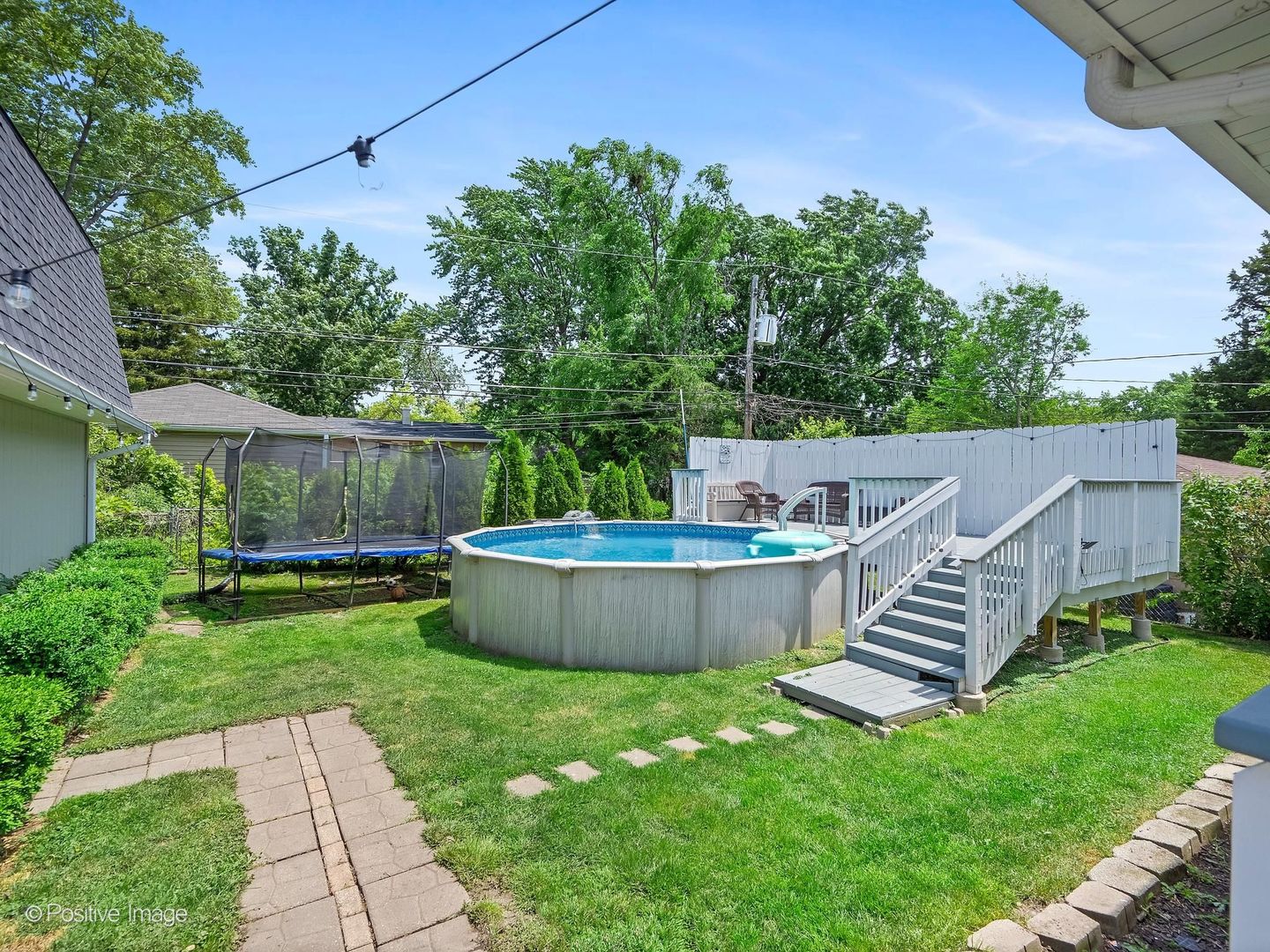7665 Sprucewood Avenue, Woodridge, IL 60517