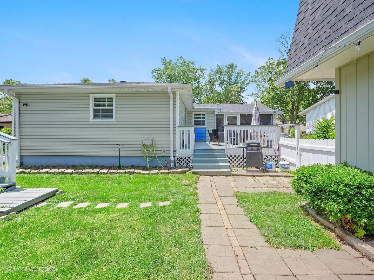 7665 Sprucewood Avenue, Woodridge, IL 60517