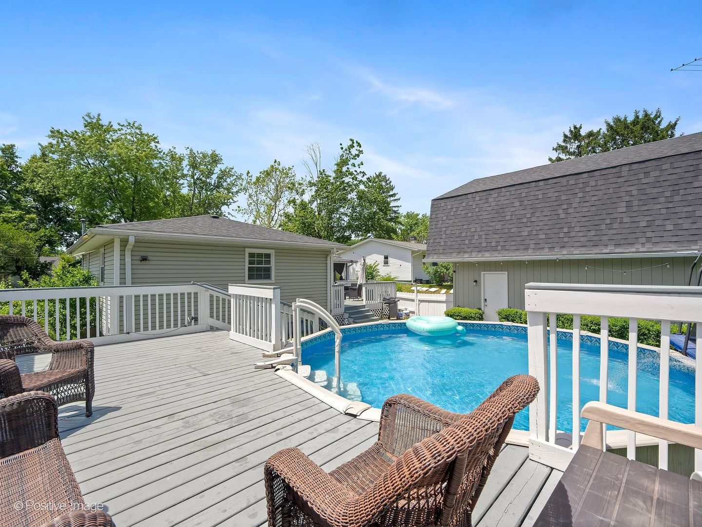 7665 Sprucewood Avenue, Woodridge, IL 60517