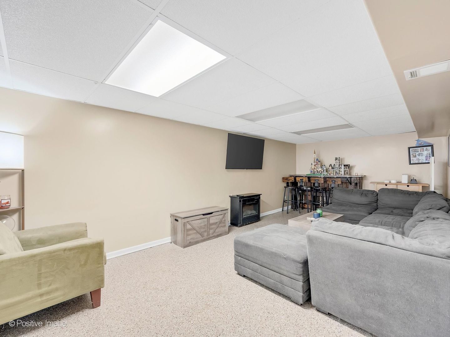 7665 Sprucewood Avenue, Woodridge, IL 60517