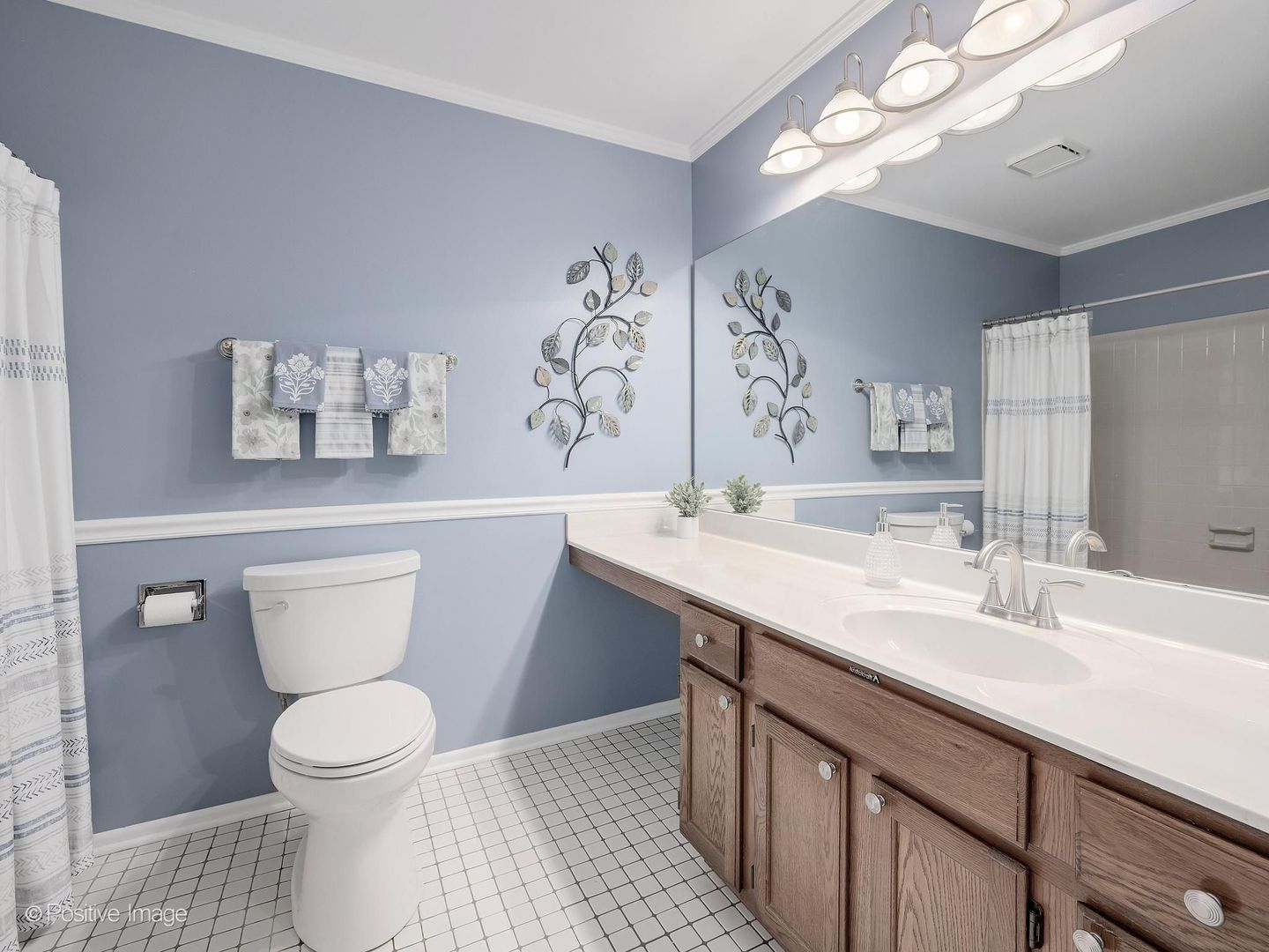 30W032 Laurel Court, Warrenville, IL 60555