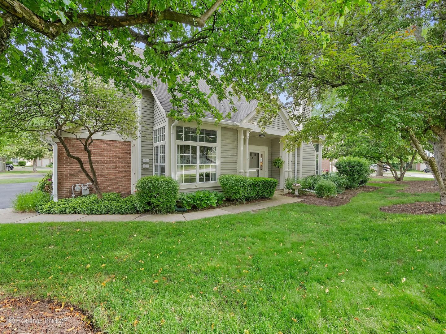 30W032 Laurel Court, Warrenville, IL 60555