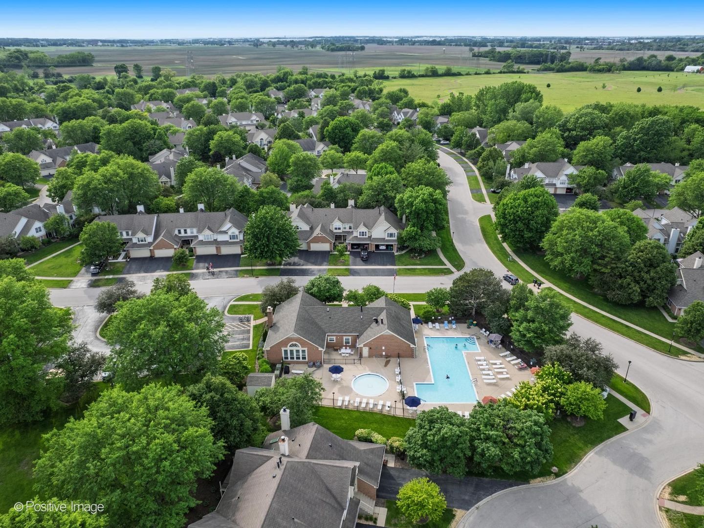 30W032 Laurel Court, Warrenville, IL 60555