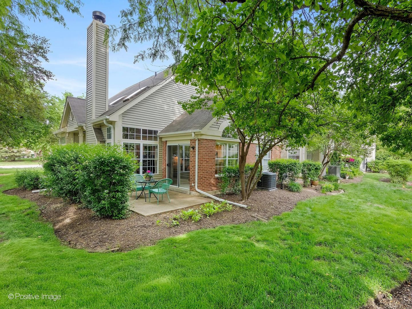 30W032 Laurel Court, Warrenville, IL 60555