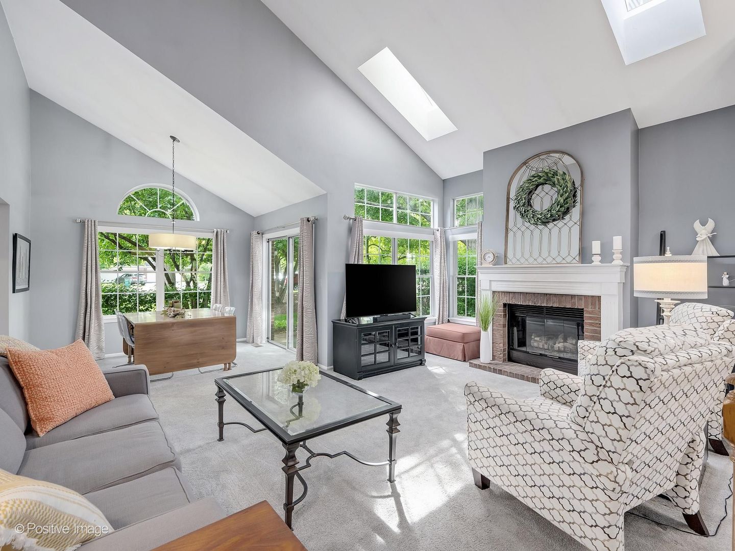 30W032 Laurel Court, Warrenville, IL 60555