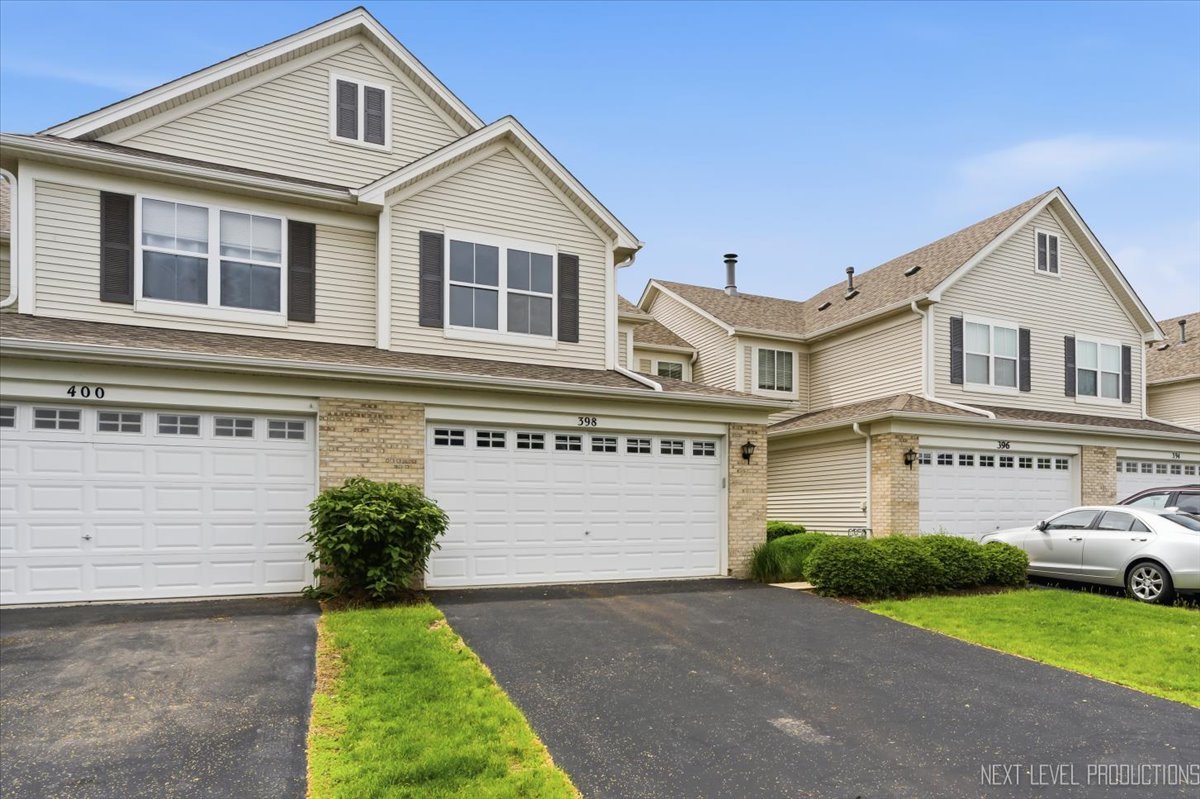 398 Chesapeake Lane #2, Oswego, IL 60543