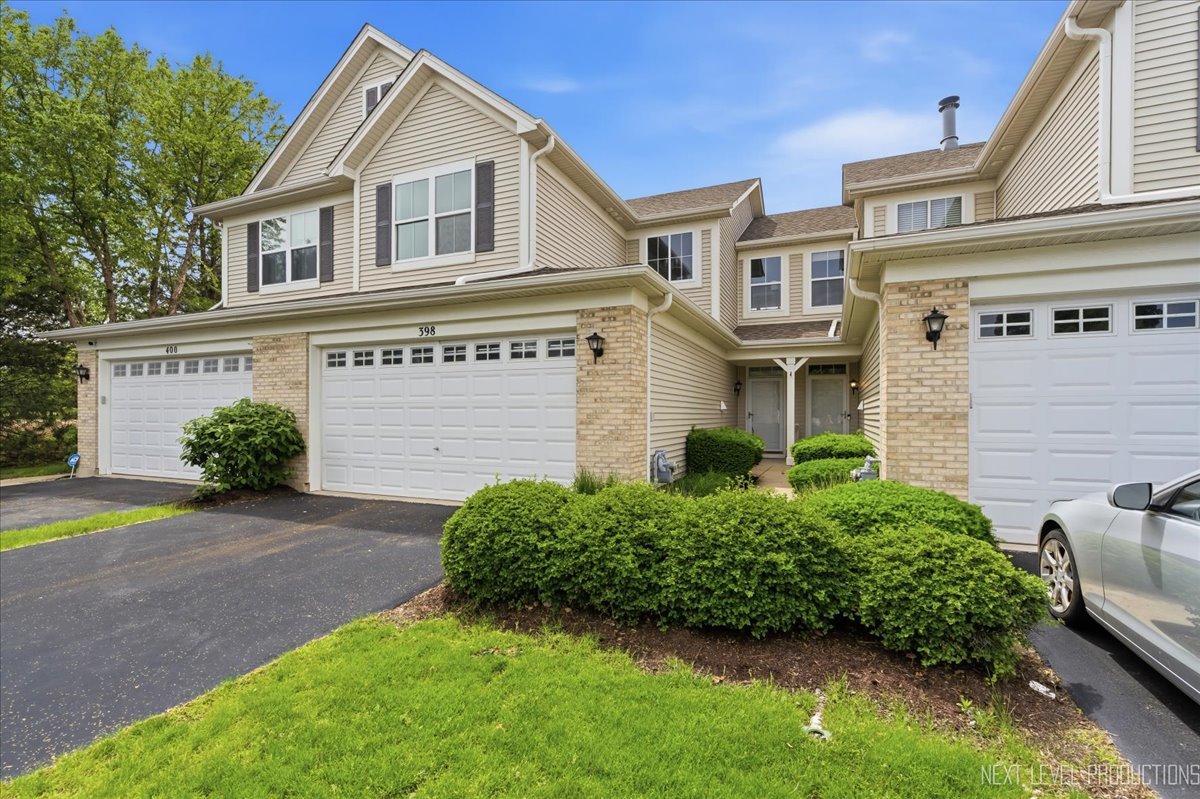 398 Chesapeake Lane #2, Oswego, IL 60543