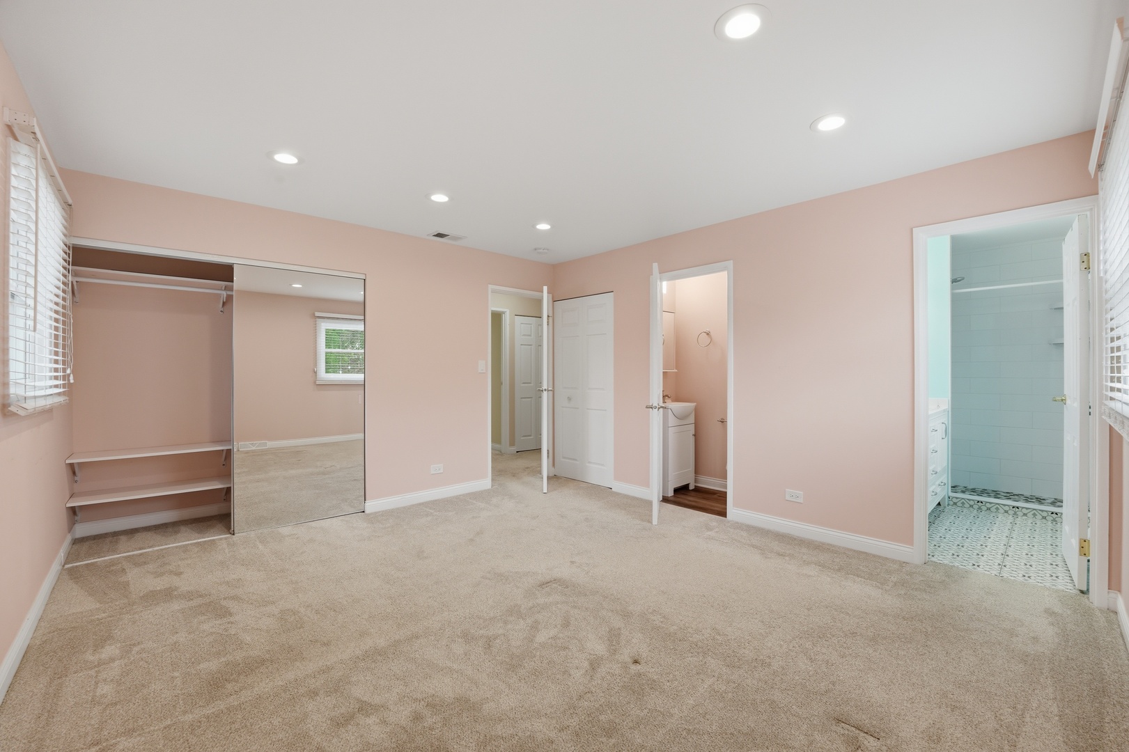 4065 Winston Drive, Hoffman Estates, IL 60192