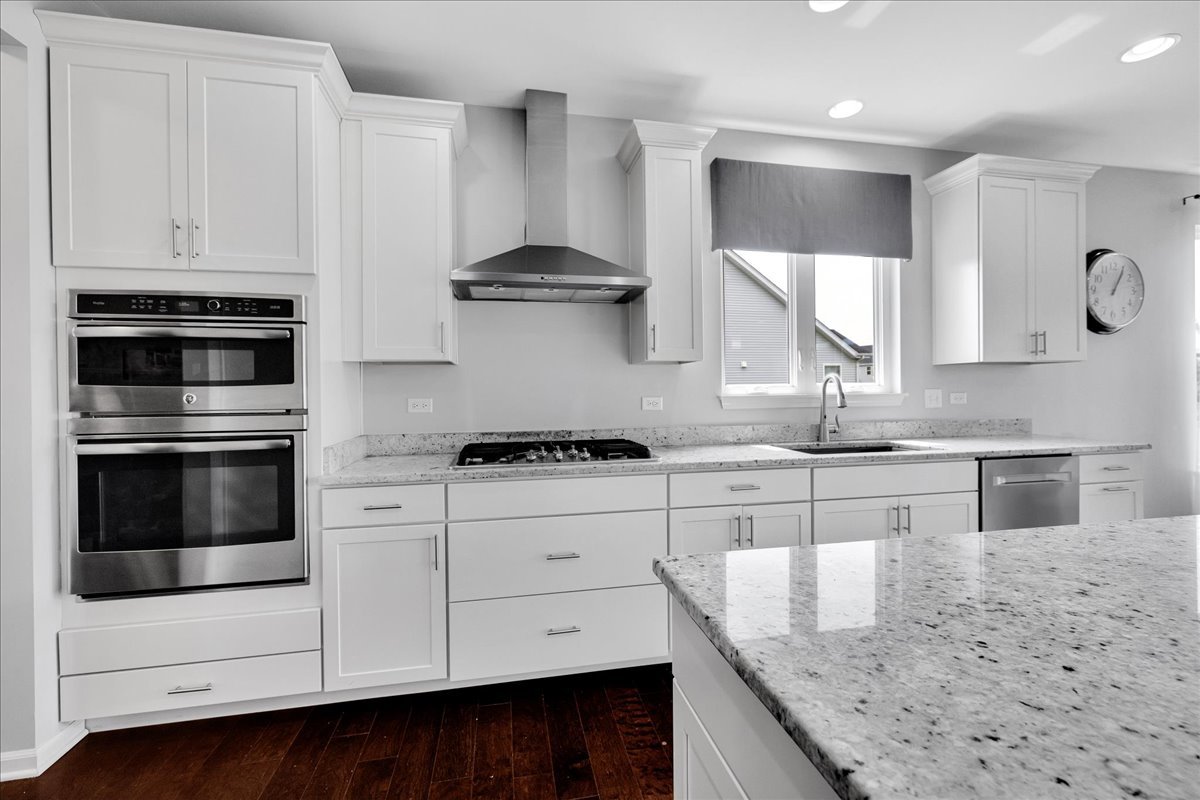 1607 Star Grass Circle, Aurora, IL 60506