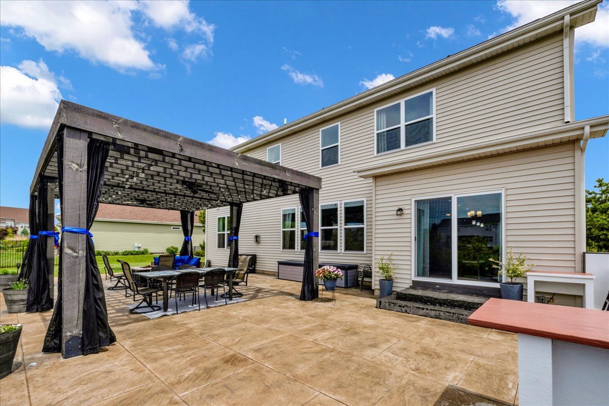 1607 Star Grass Circle, Aurora, IL 60506