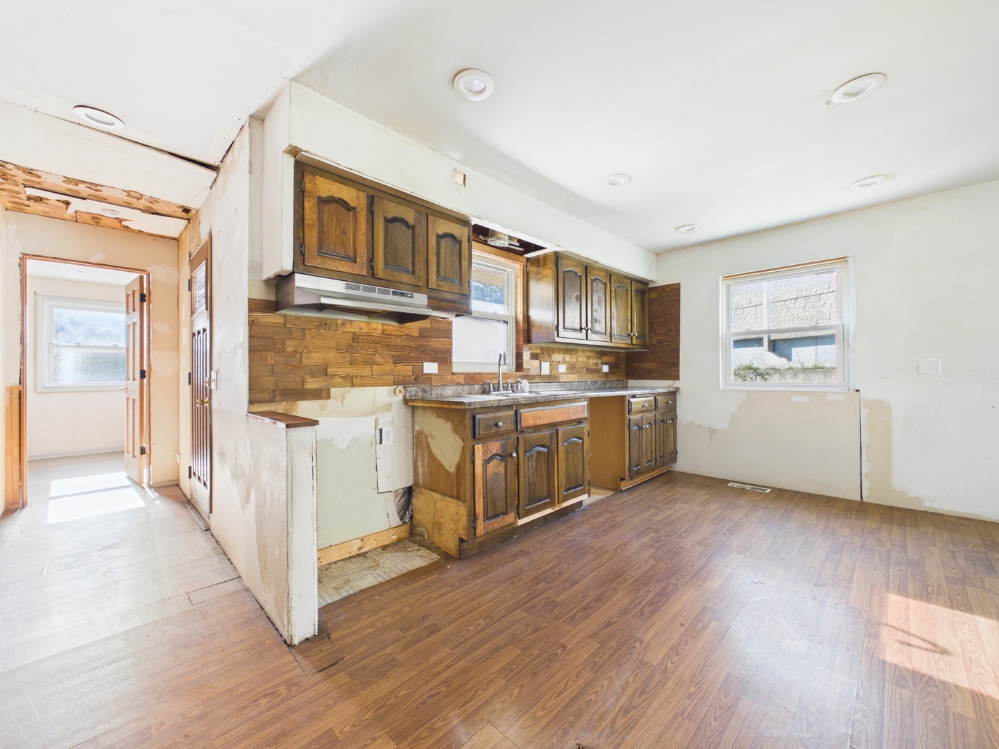 8133 S 85th Court, Justice, IL 60458