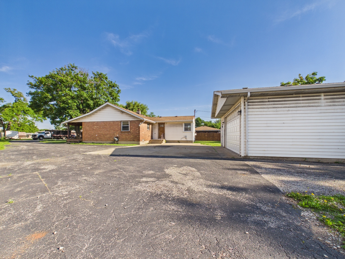 8133 S 85th Court, Justice, IL 60458
