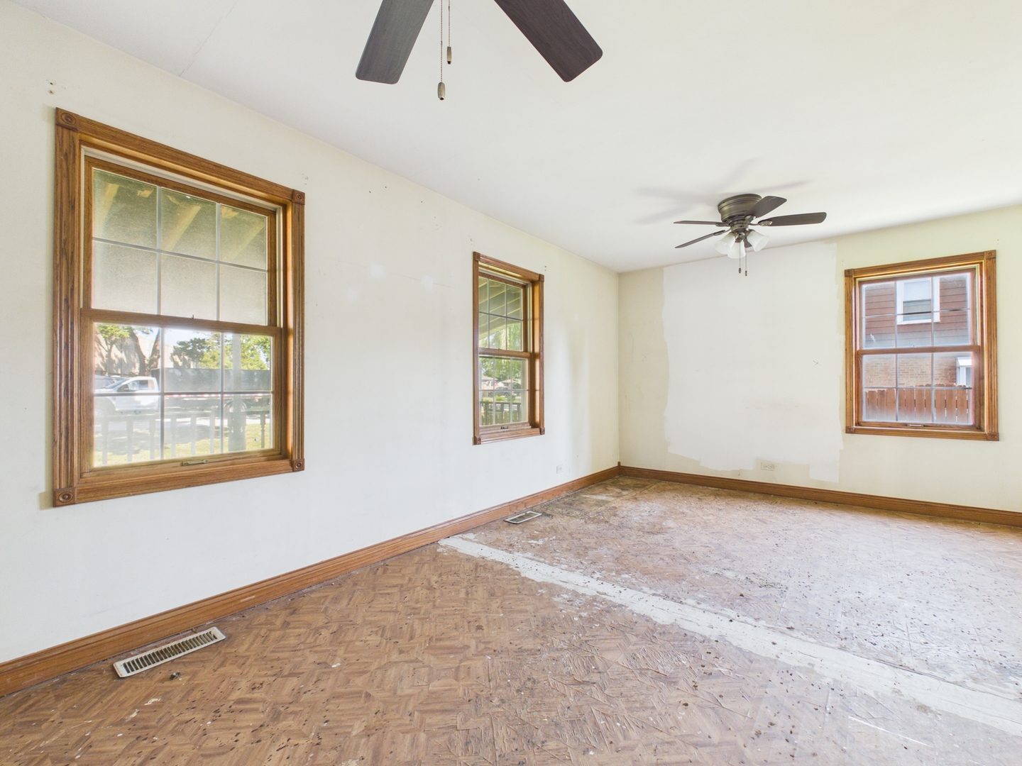 8133 S 85th Court, Justice, IL 60458