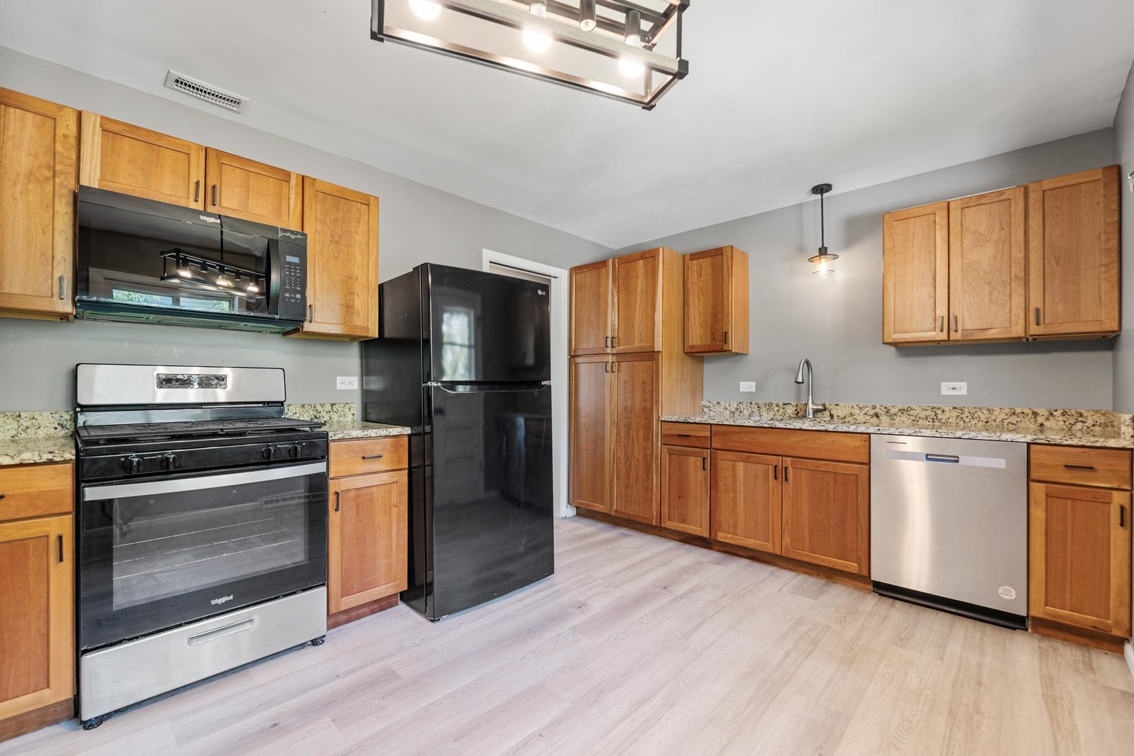 407 Keepataw Drive, Lemont, IL 60439