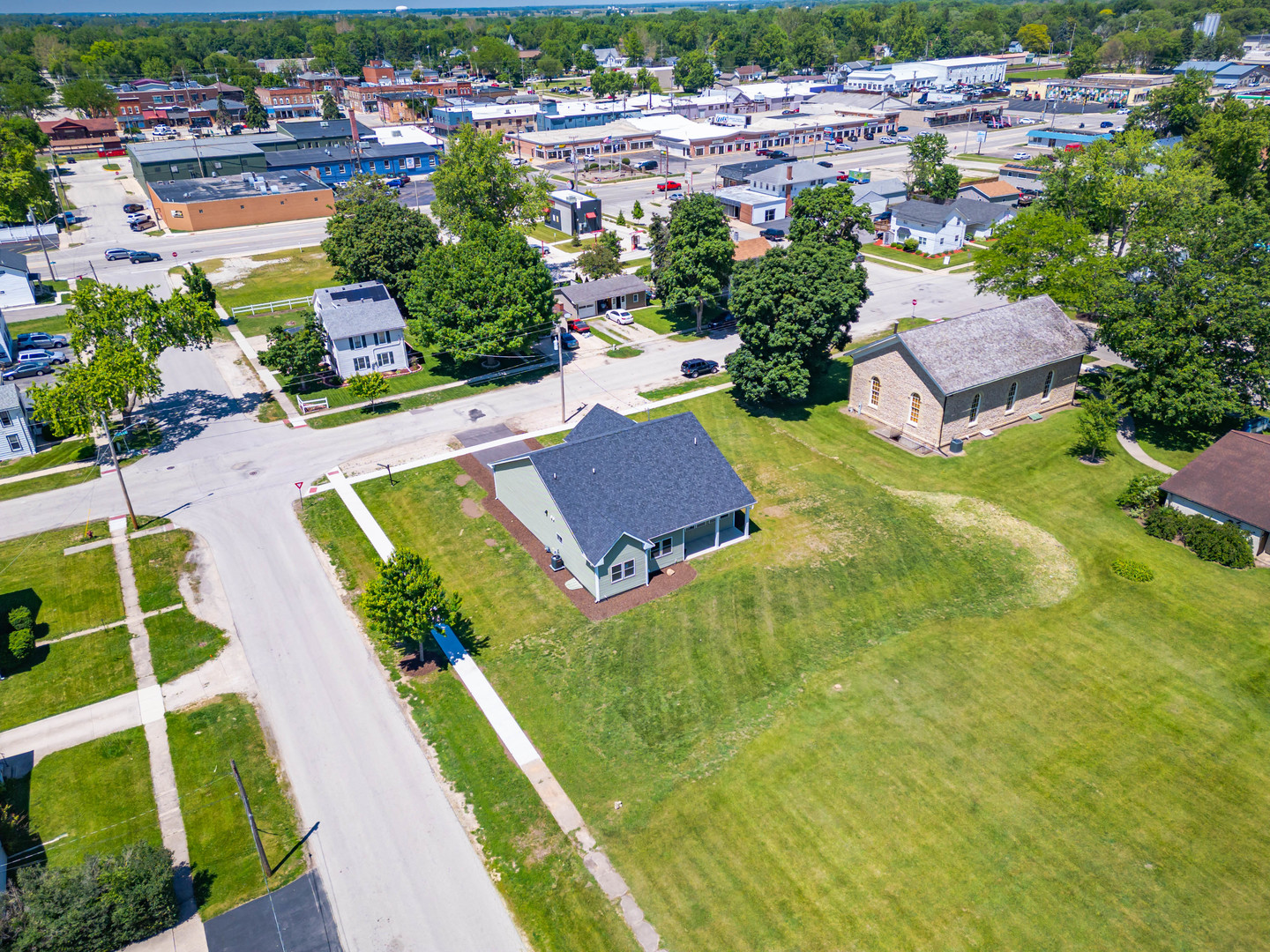 17 W Dearborn Street, Plano, IL 60545
