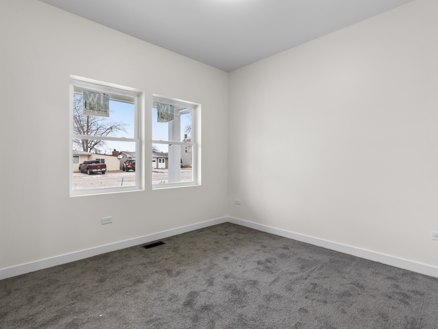 17 W Dearborn Street, Plano, IL 60545