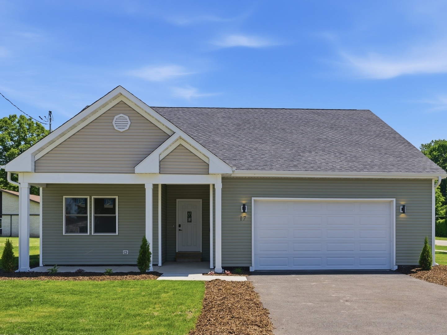 17 W Dearborn Street, Plano, IL 60545