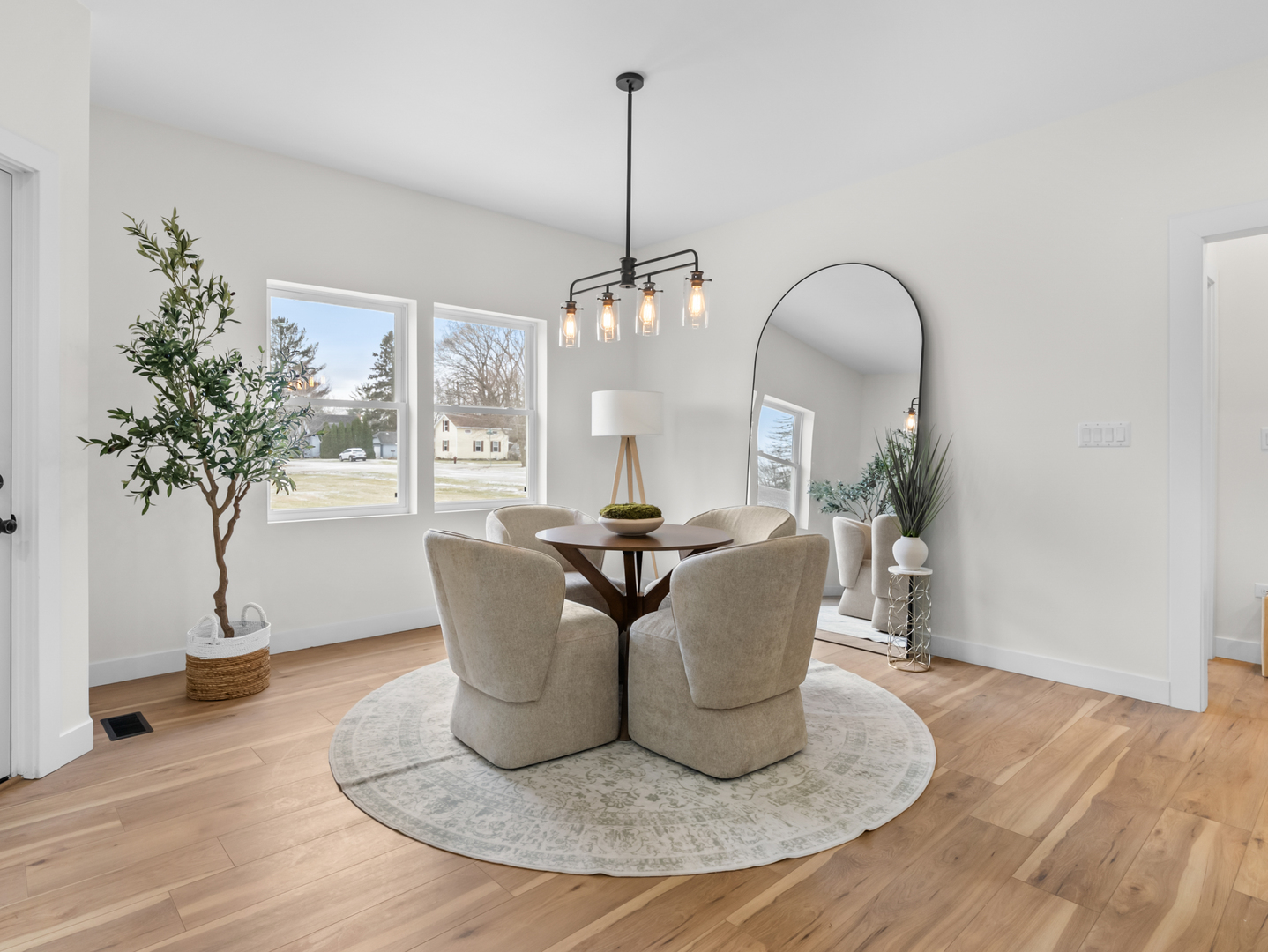 17 W Dearborn Street, Plano, IL 60545