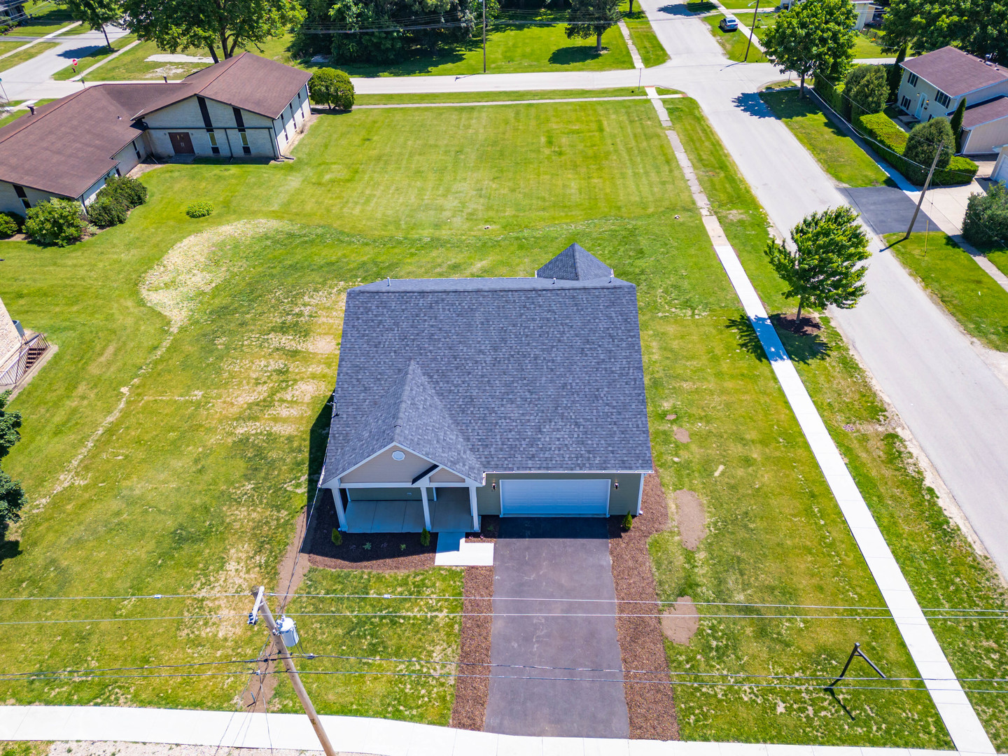 17 W Dearborn Street, Plano, IL 60545