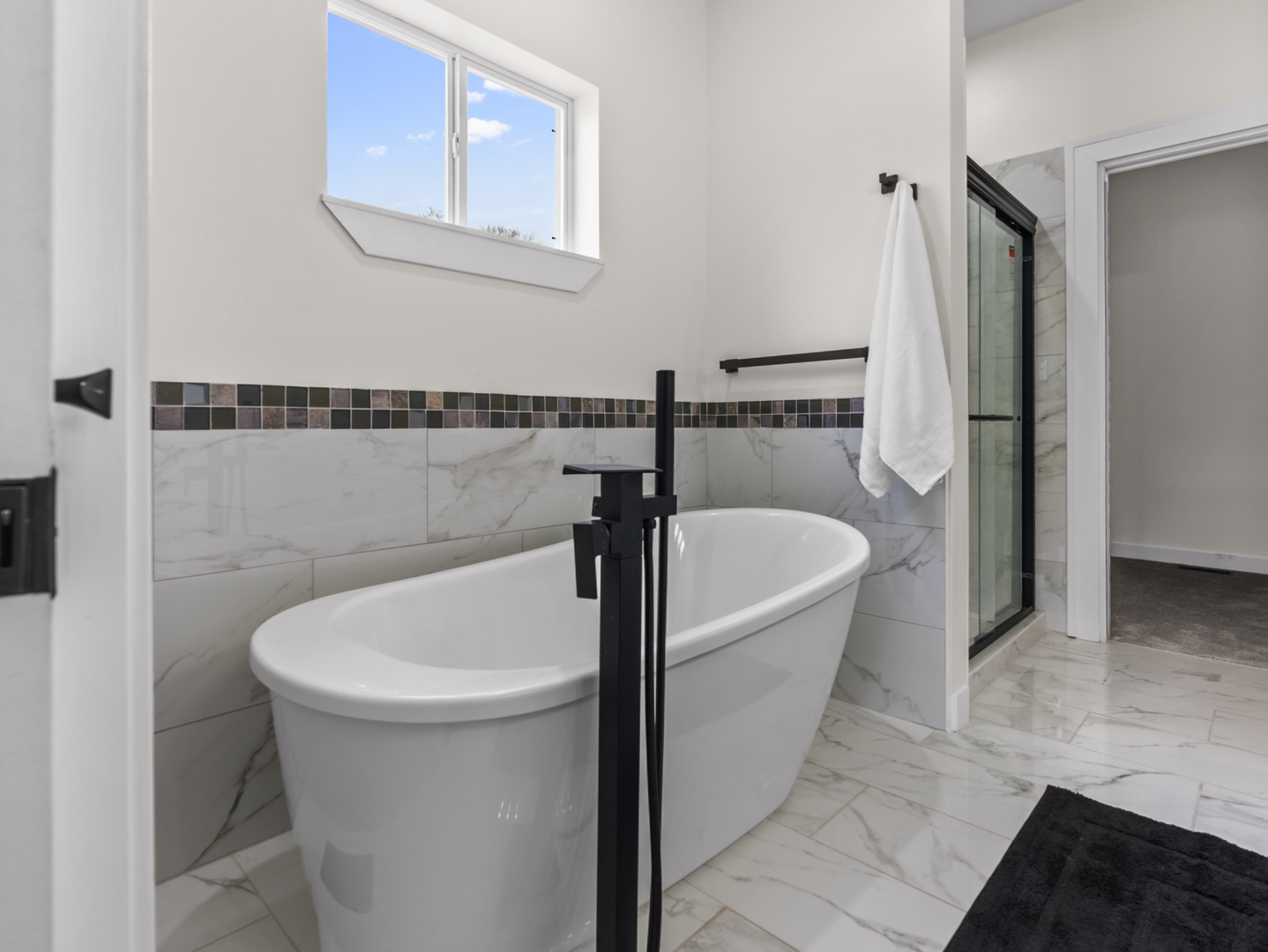 17 W Dearborn Street, Plano, IL 60545
