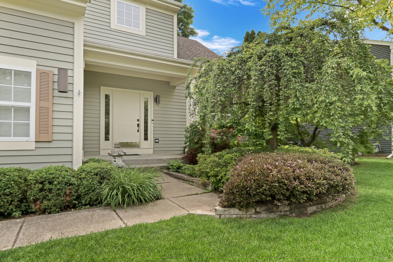 1211 Laurel Lane, Gurnee, IL 60031