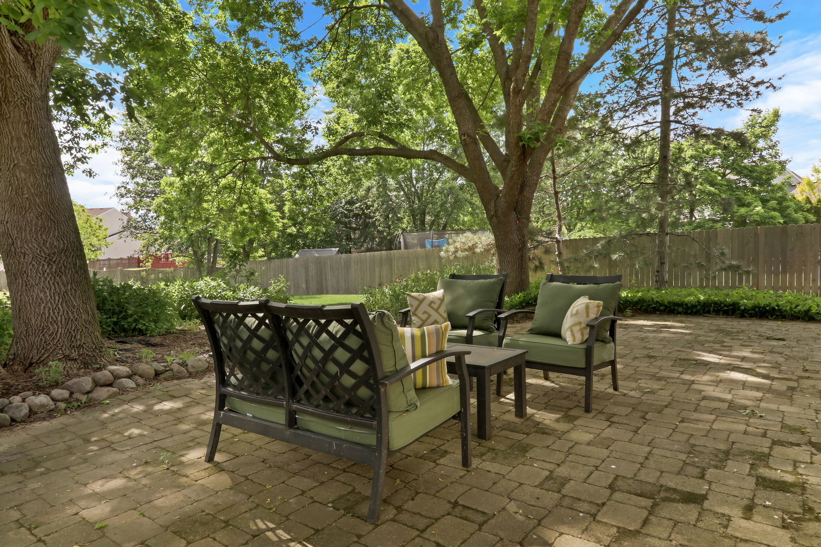 1211 Laurel Lane, Gurnee, IL 60031