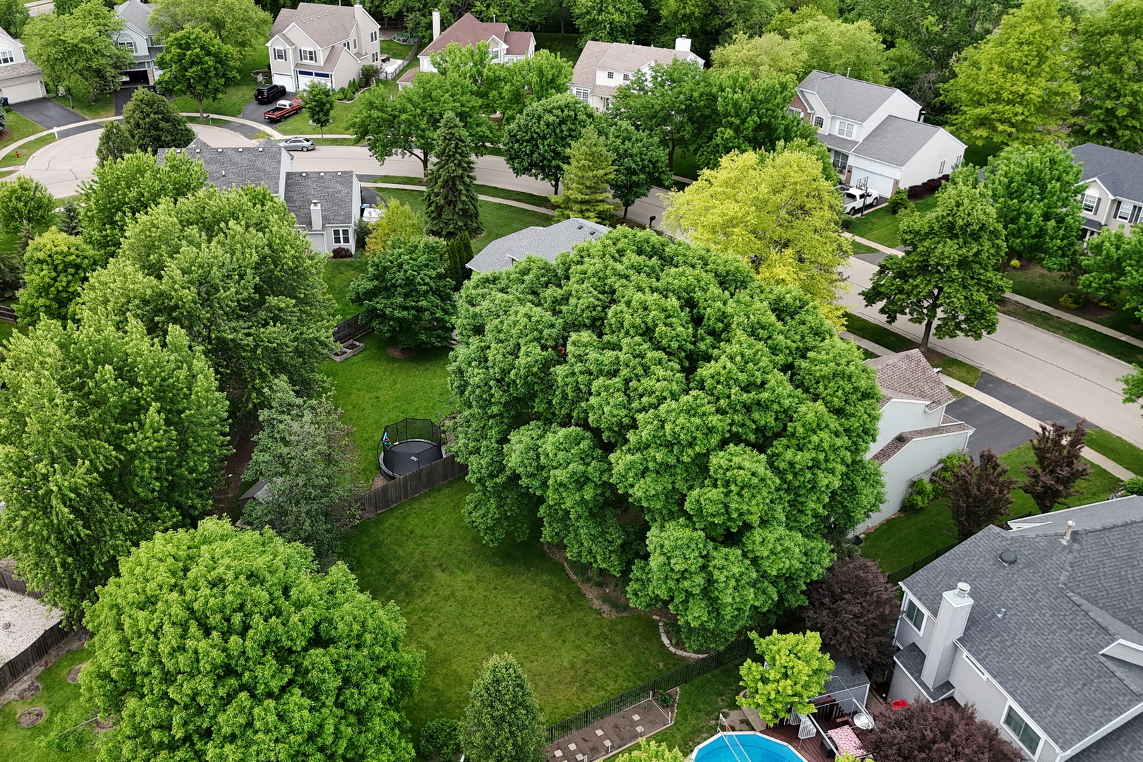 1211 Laurel Lane, Gurnee, IL 60031