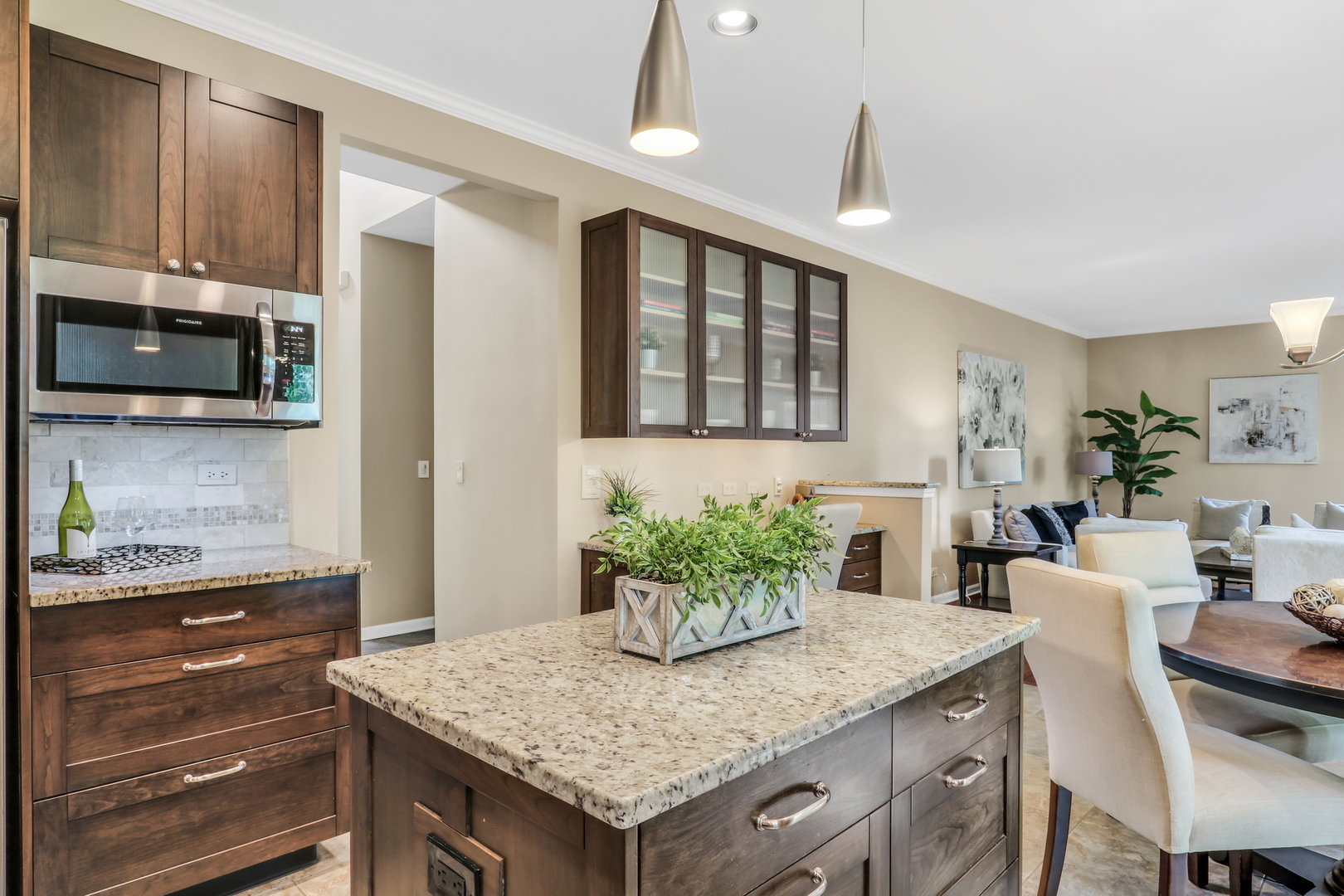 1211 Laurel Lane, Gurnee, IL 60031