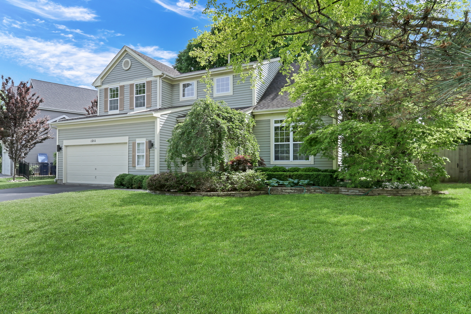 1211 Laurel Lane, Gurnee, IL 60031