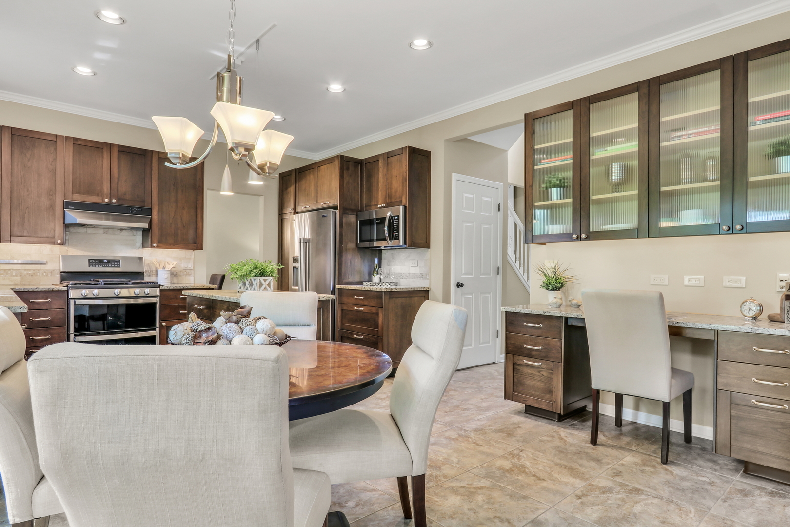 1211 Laurel Lane, Gurnee, IL 60031