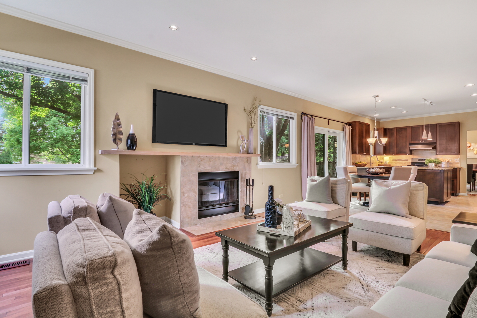 1211 Laurel Lane, Gurnee, IL 60031