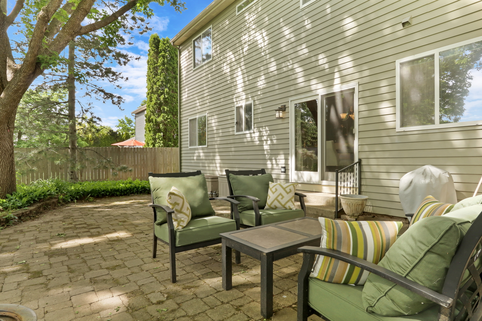 1211 Laurel Lane, Gurnee, IL 60031